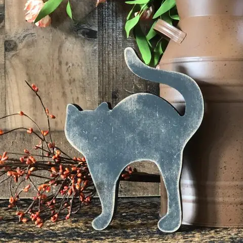 Inkwood Crafters Primitive Scared Cat Sitter